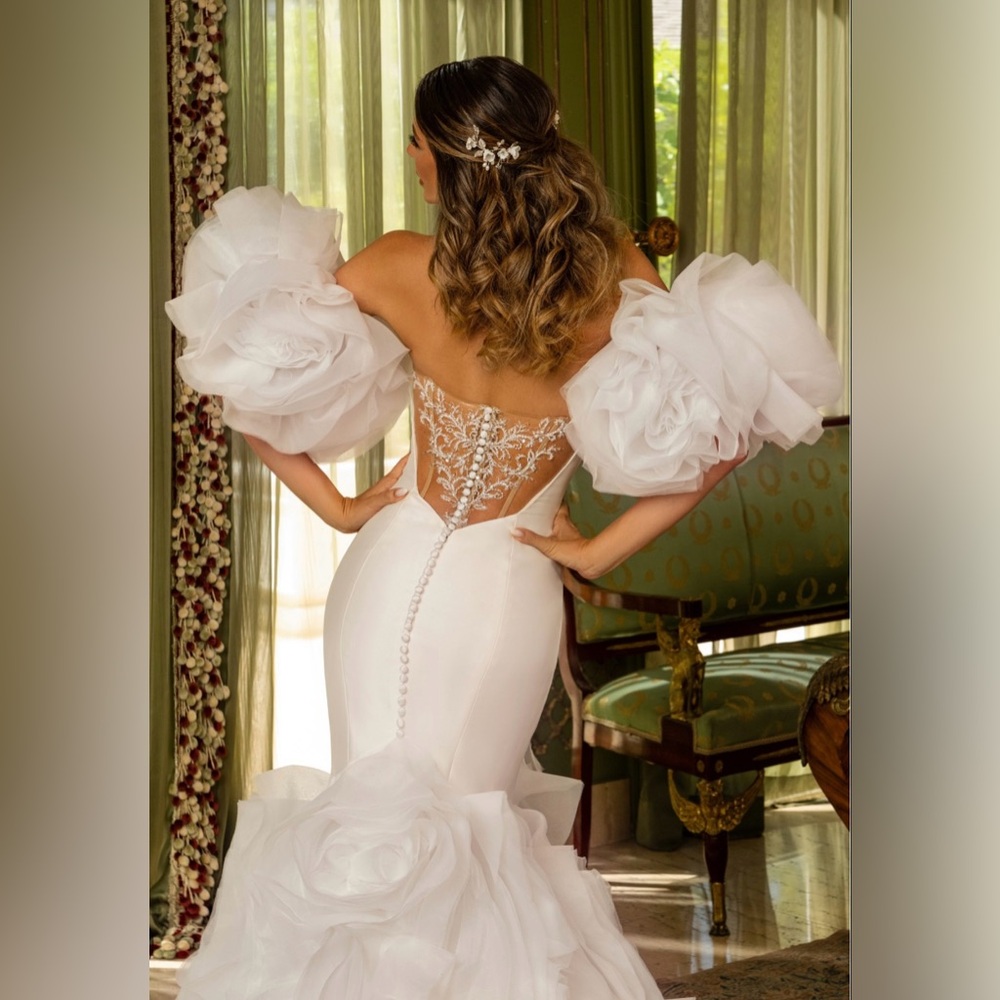 Kitty Chen Everly Wedding Gown - Picture 4 of 16